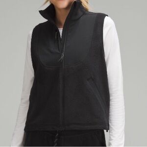 Lululemon Athletica Fleece + Ripstop Hiking Vest in Black